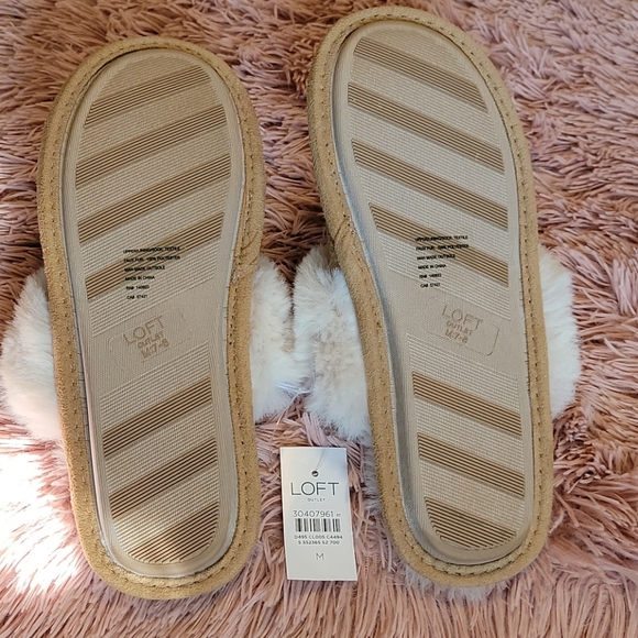 LOFT Faux Fur Slippers NWT - Picture 3 of 4
